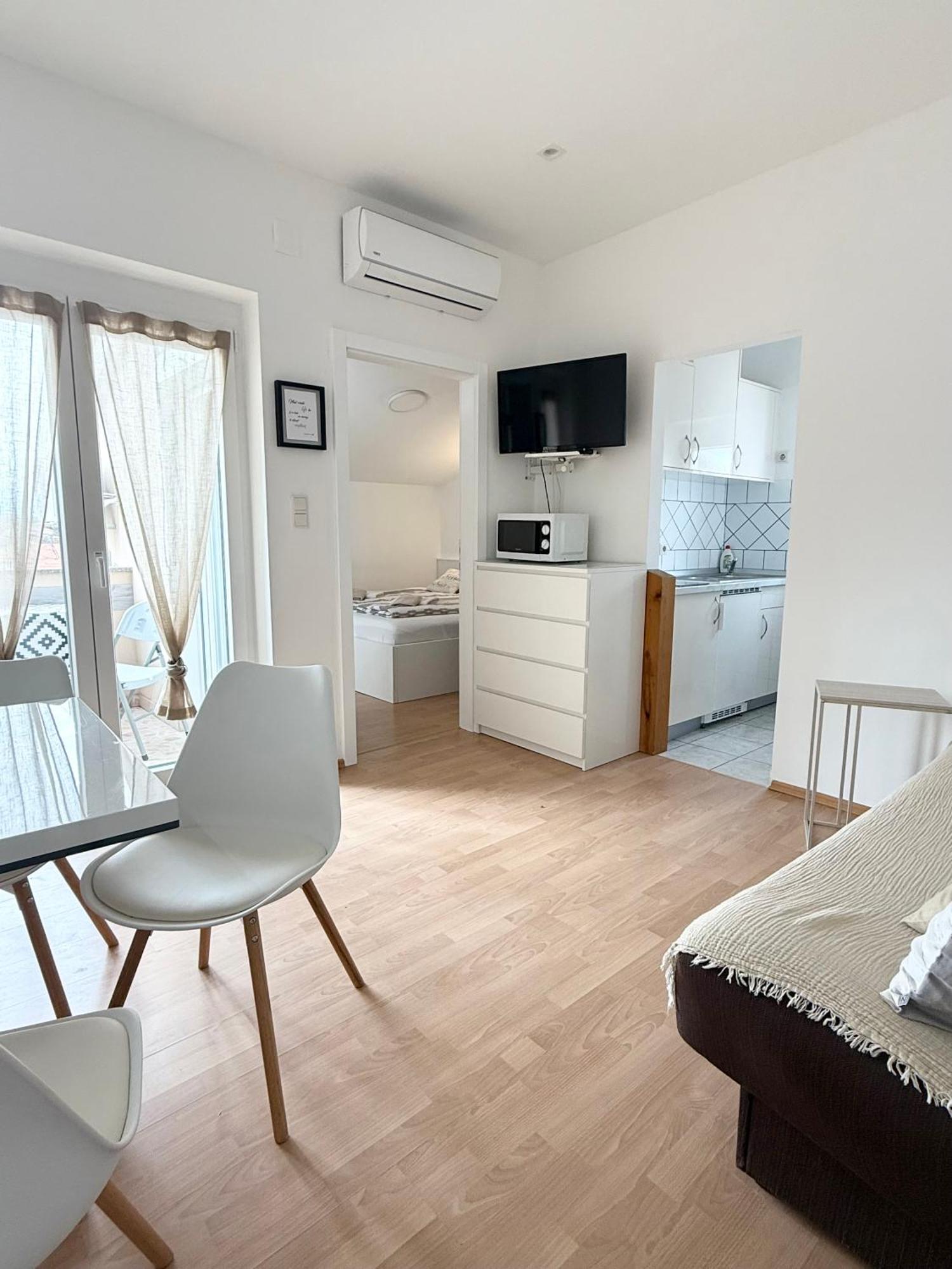 Apartments Antic 1 普耶斯察纳乌瓦拉 外观 照片